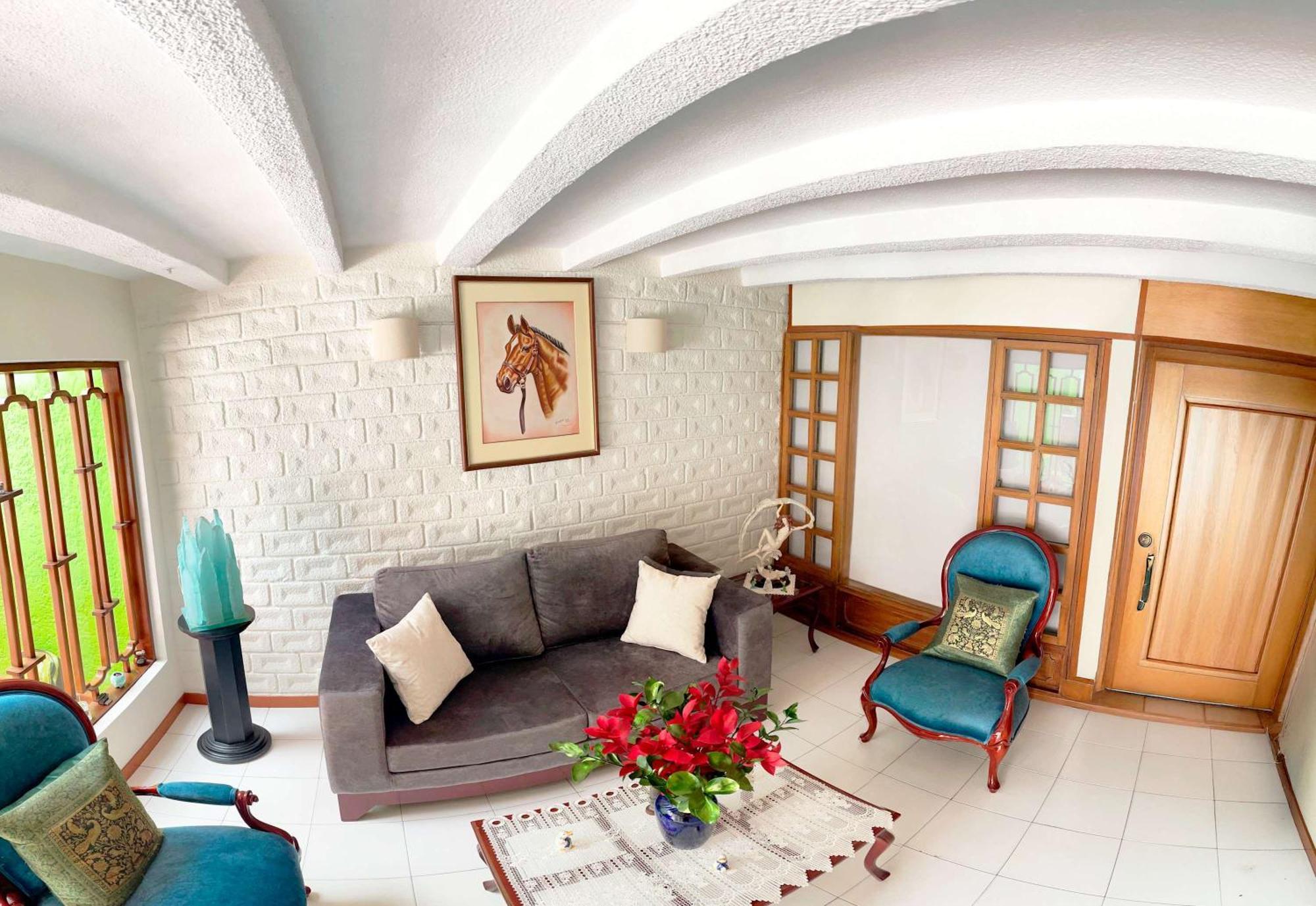 Touristic House Saenz