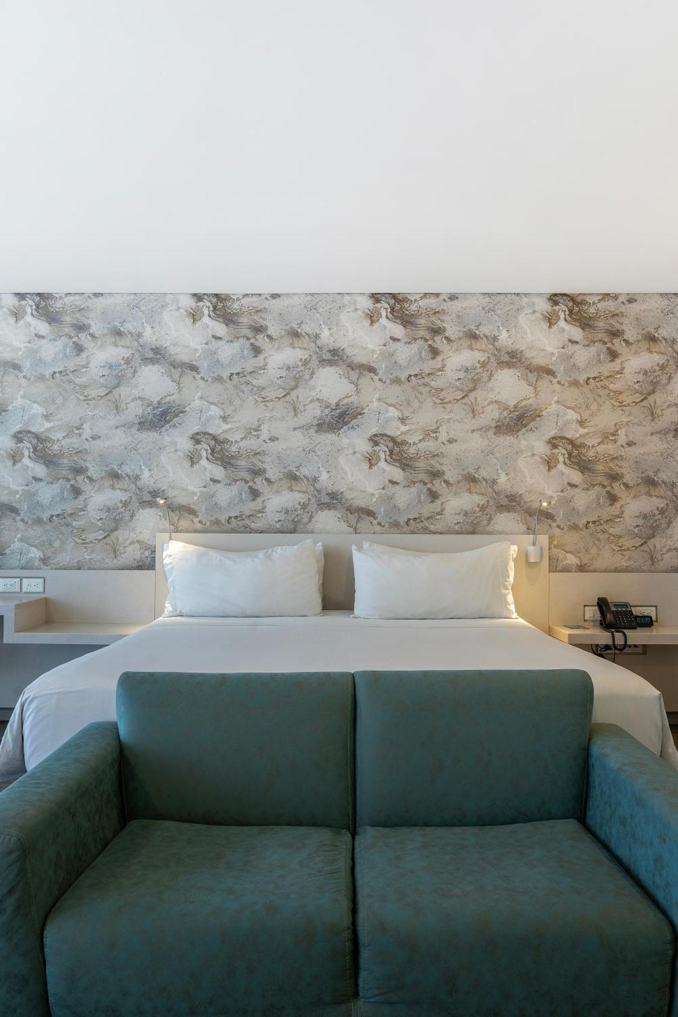 Black Tower Premium 4* Bogota