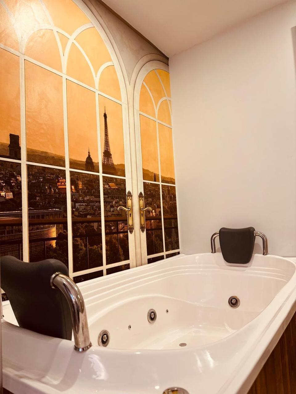 Con Jacuzzi Cerca A La Zona T