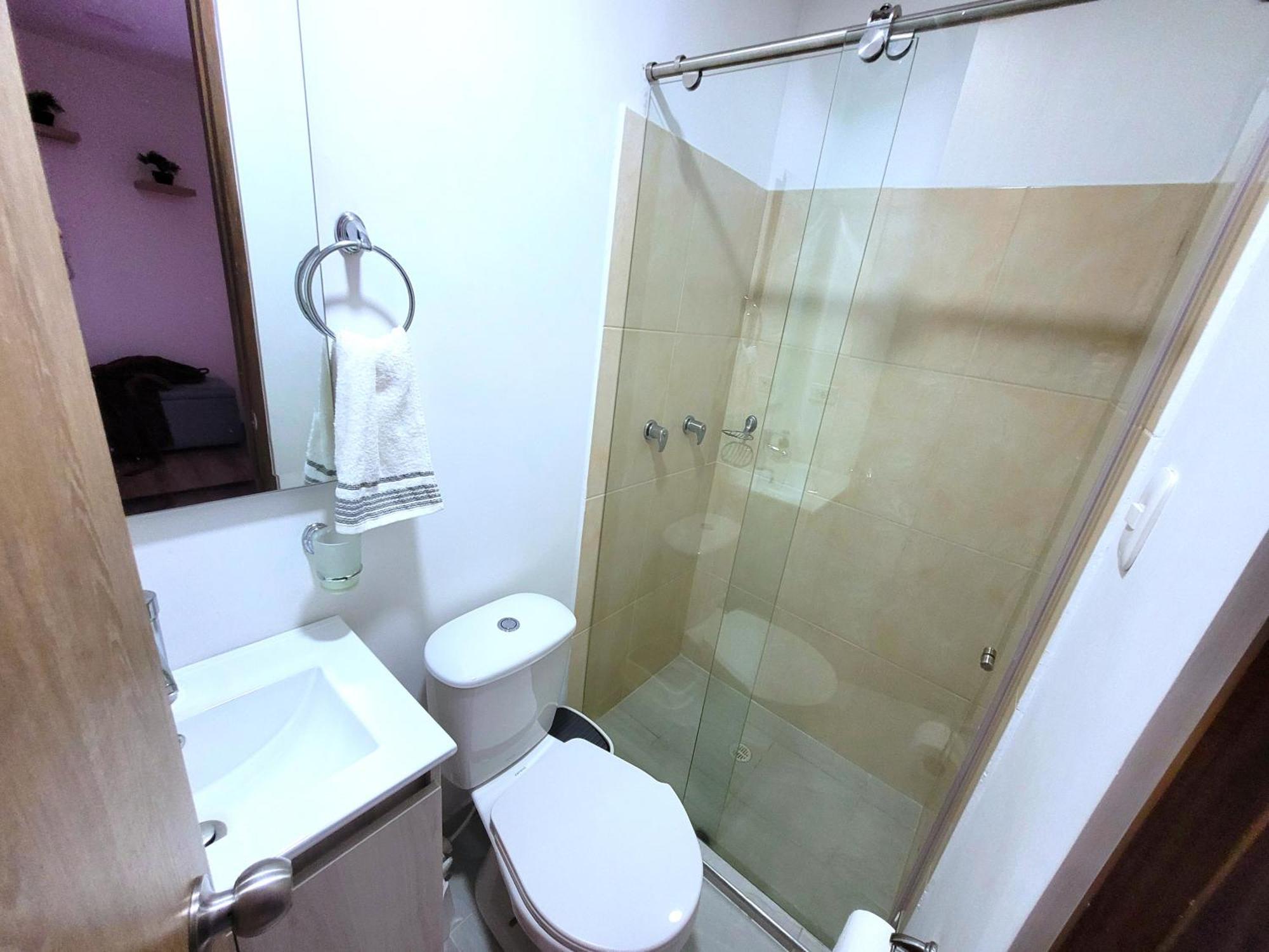 Brand-New Apartment Accommodating Up To 5 Guests, Located In The Northern Sector Of Bogota Apartment Bogota