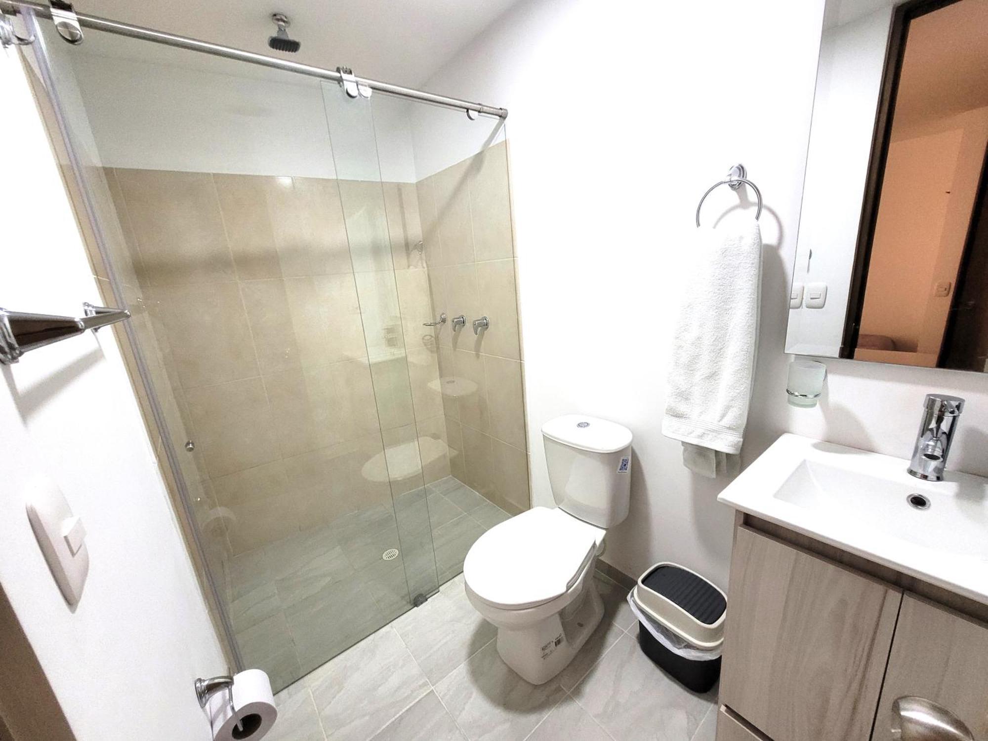 Apartment Brand-New Apartment Accommodating Up To 5 Guests, Located In The Northern Sector Of Bogota