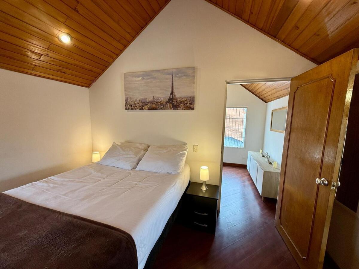 Villa Jacuzzi Portobello Retreat, Trendy Artist House