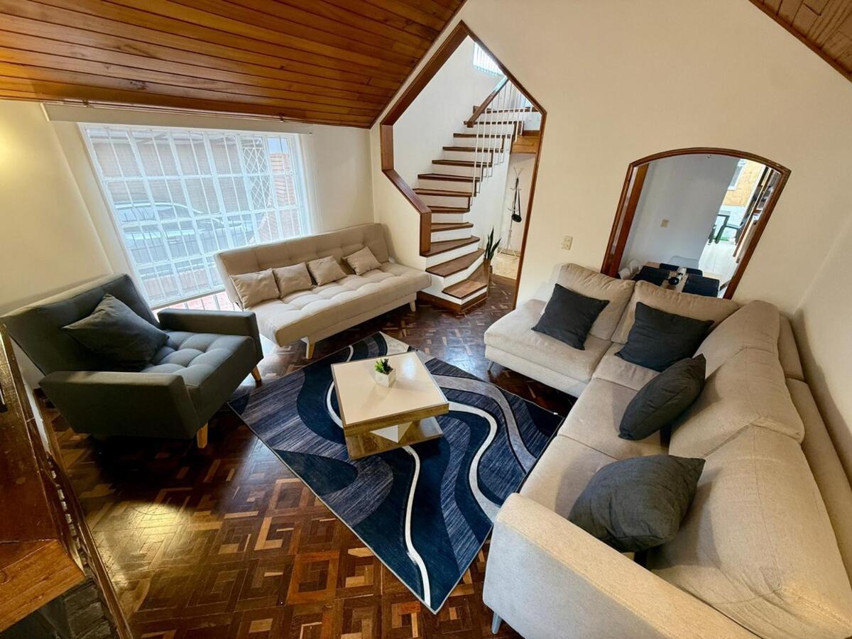 Jacuzzi Portobello Retreat, Trendy Artist House Villa *