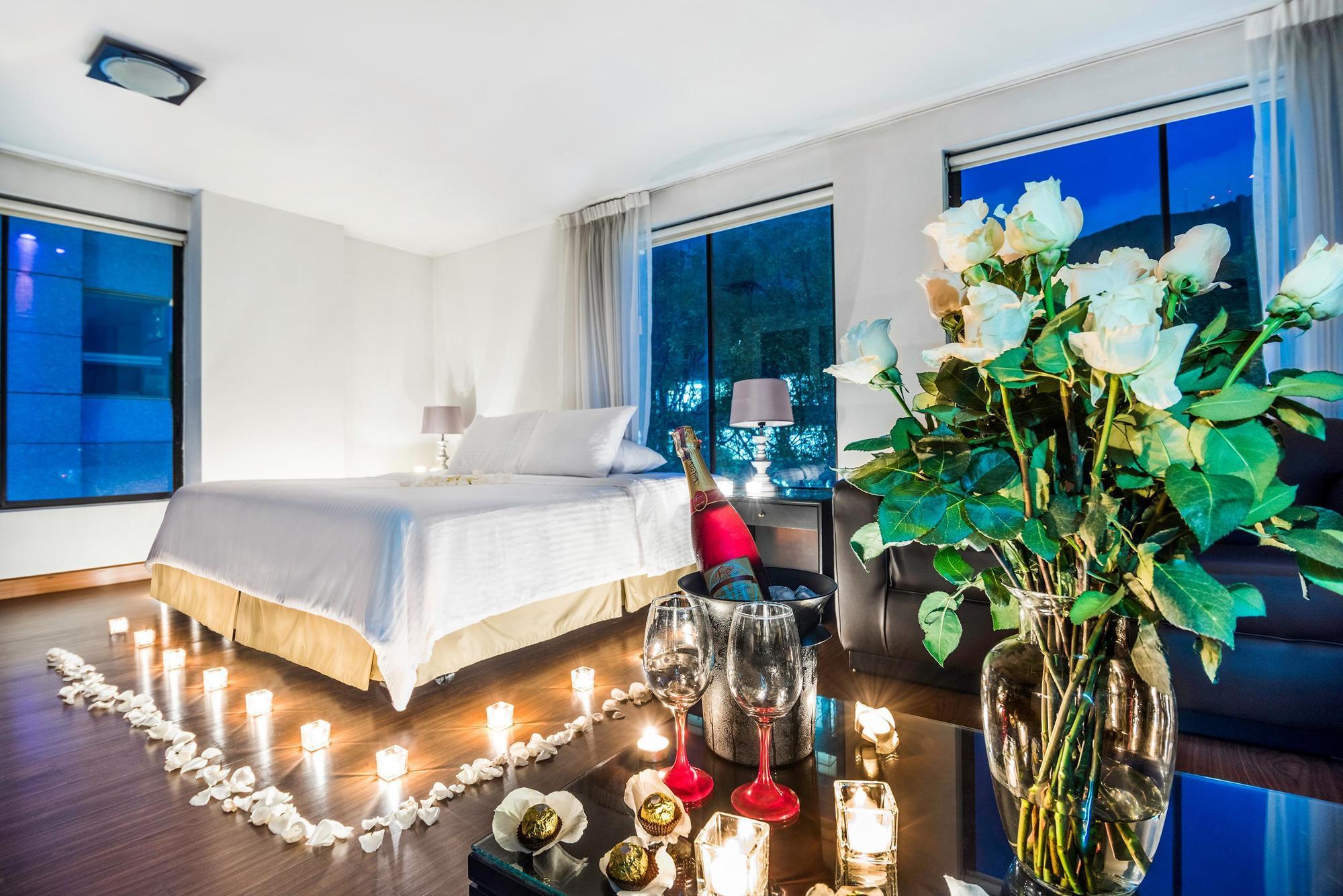 Aparthotel Lloyds Apartasuites Parque 93