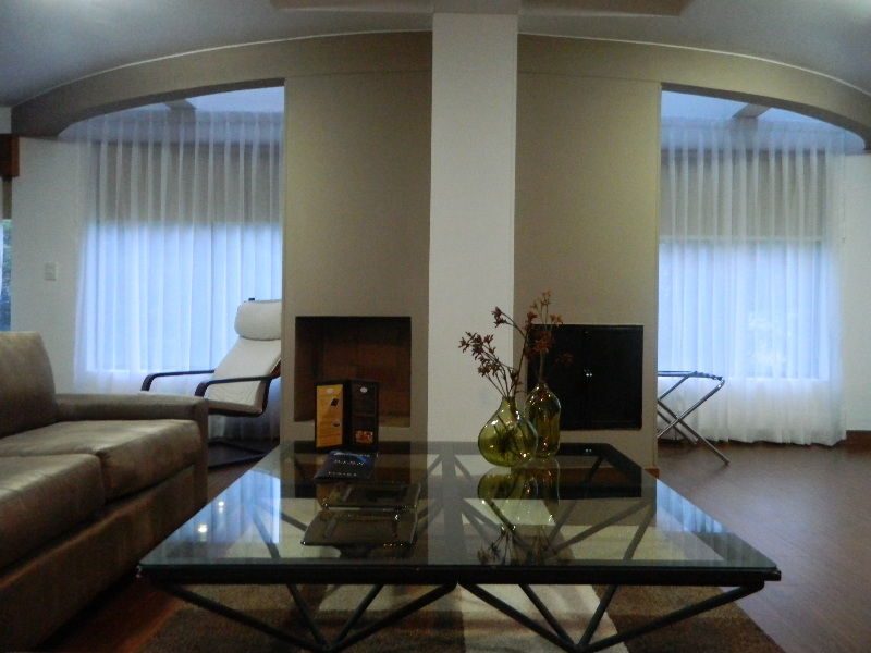 Aparthotel Lloyds Apartasuites Parque 93 4*