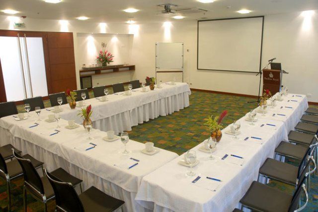 Nh Pavillon Royal 4*
