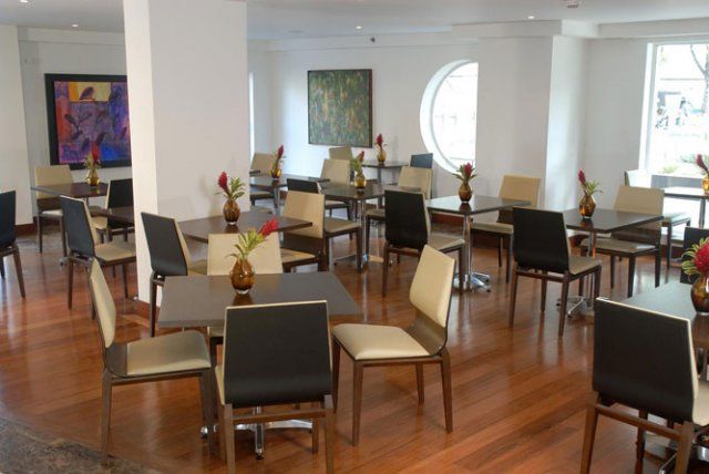 Nh Pavillon Royal Hotel