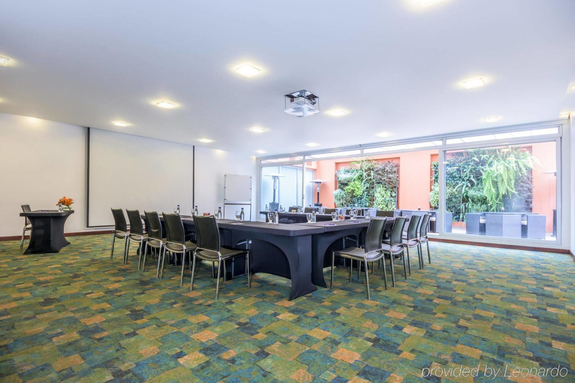 Nh Pavillon Royal 4*