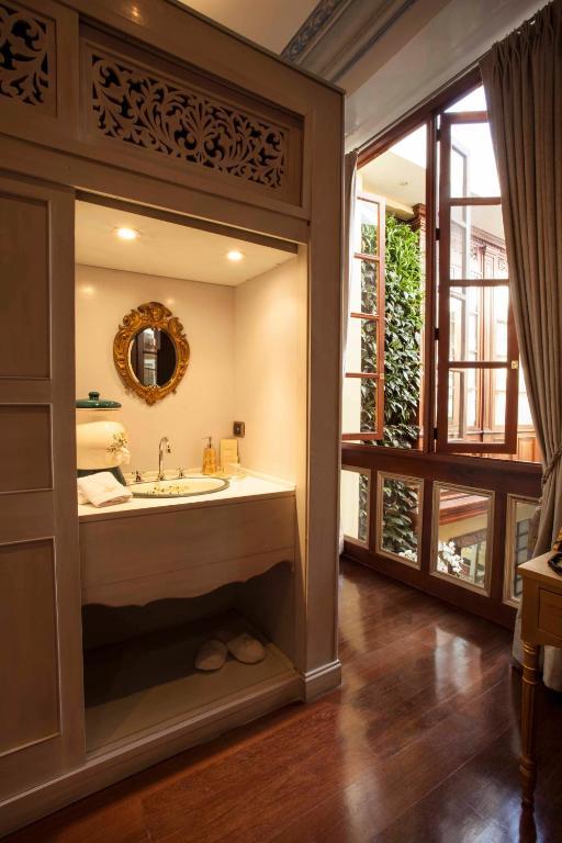 Hotel The Orchids