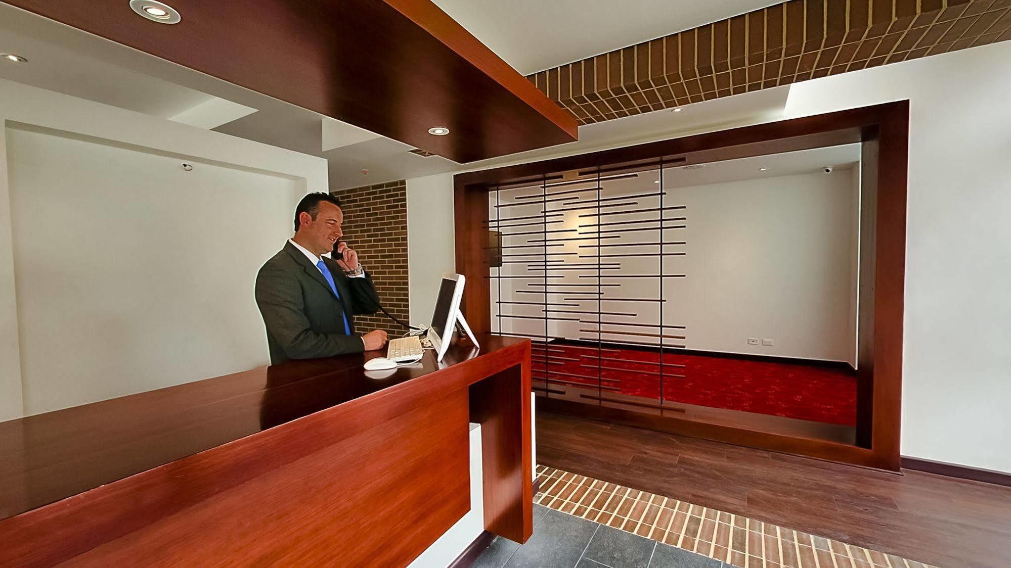 Az Hotel Bogota