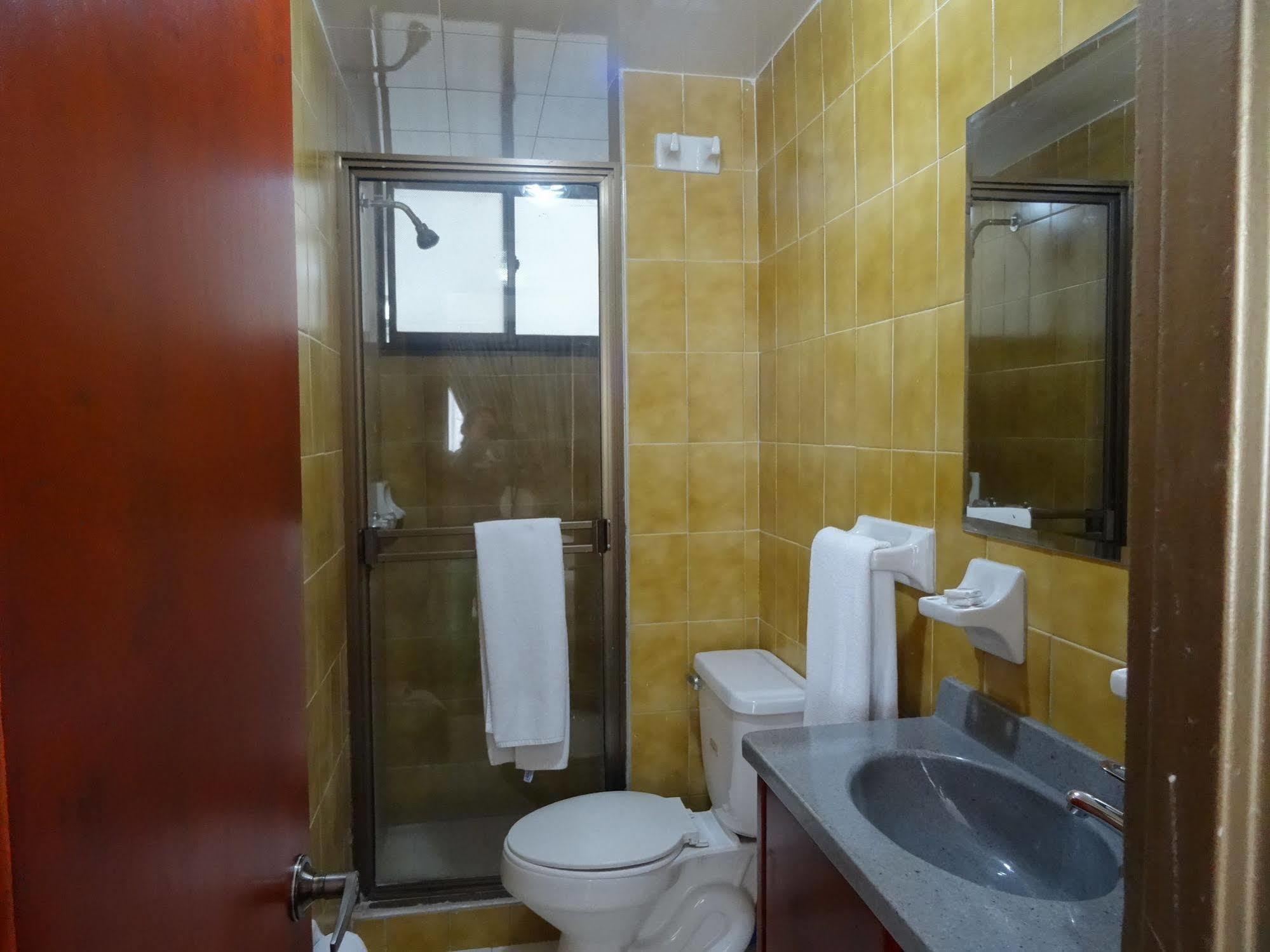 Aparthotel Galerias 2*