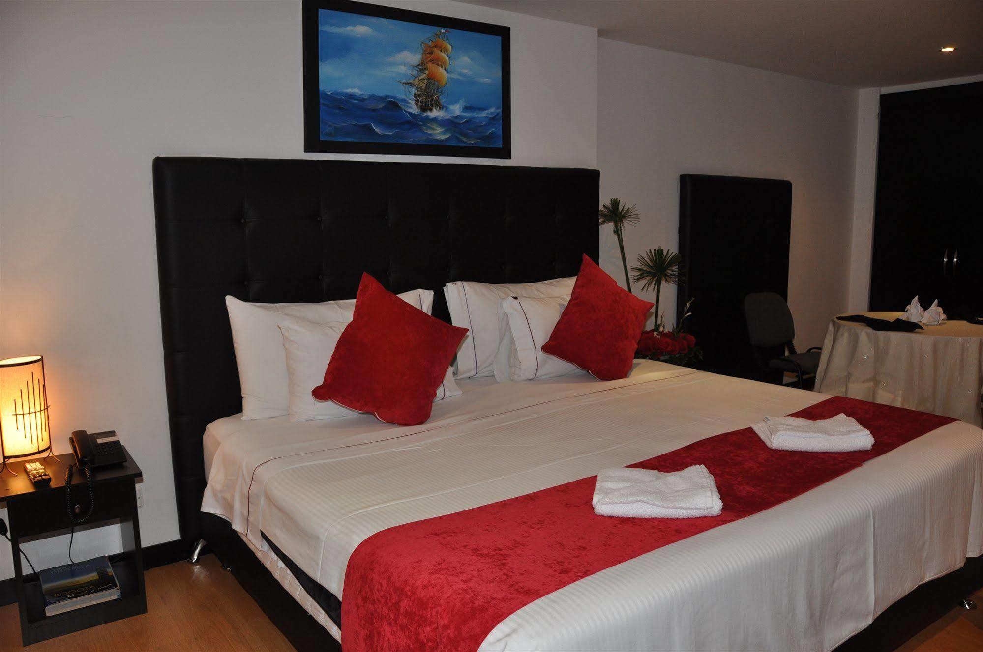 Americas Luxor Hotel