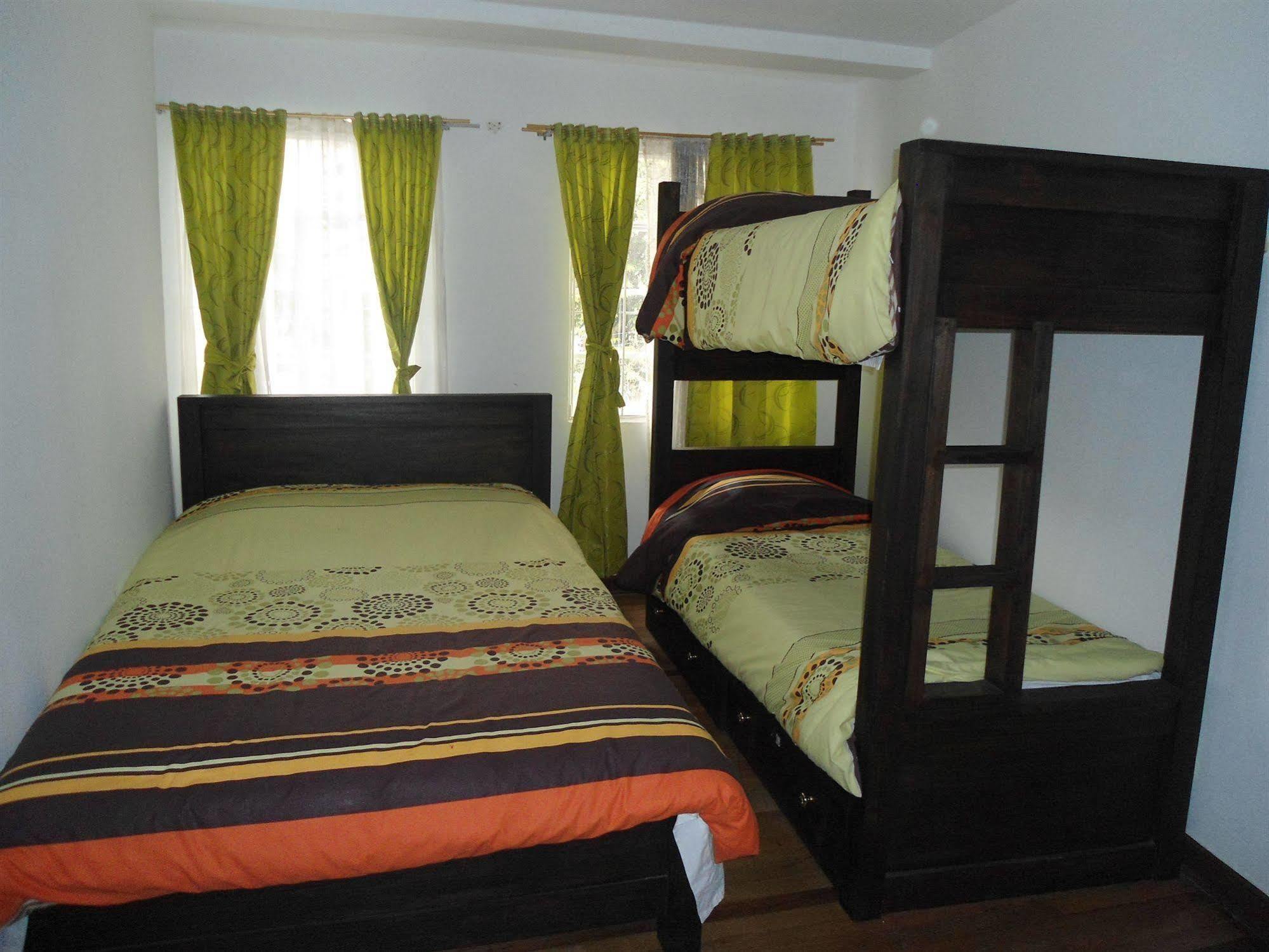 Hostal Mr Warrot *