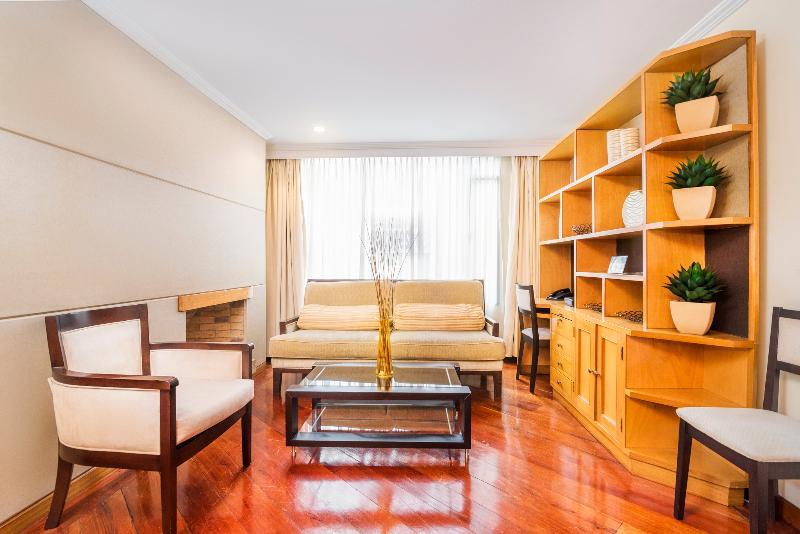 Lloyds Apartasuites Parque 93 Aparthotel