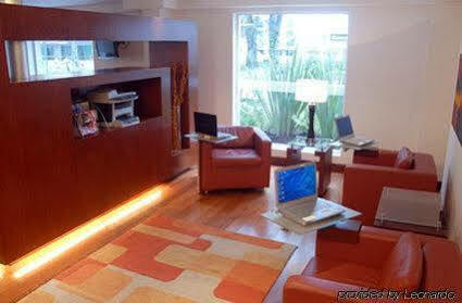 Nh Pavillon Royal Hotel