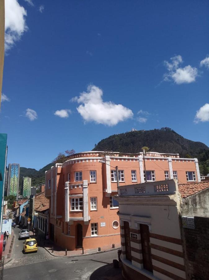 La Casa Amarilla D.c * Bogota