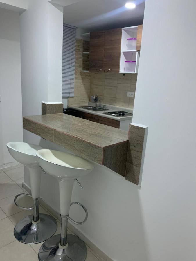 Apto Cerca Del Cc Titan Plaza 102 Apartment *
