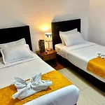 House Studio Hotel