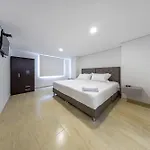 Aparta Suite Galery Fc