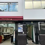 Aparta Hotel Montealegre