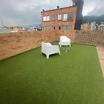 Edificio De Alojamiento Cerca Al Estadio Y Al Movistar Arena