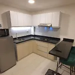 Edificio De Alojamiento Cerca Al Estadio Y Al Movistar Arena