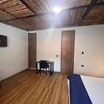 Casa 121, Calle 121 No 7-18