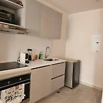 Descubre La Castellana Y Chico.