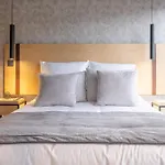 Icon 100 Luxury Apartasuites
