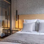 Icon 100 Luxury Apartasuites