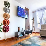 City Escape, Brand New Flat With Wooden Accent In Upper Class Neighborhood In Bogota