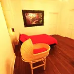 The Corner Suite - Magic Starts Here In Downtown!