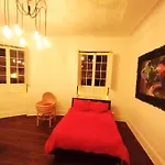 The Corner Suite - Magic Starts Here In Downtown!
