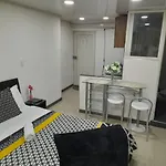 Apartamentos A 15 Minutos Aeropuerto Sector Muy Tranquilo
