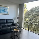 Bello Apartamento Cerca A La Clinica Reina Sofia