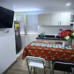 Brand-New Apartment Accommodating Up To 5 Guests, Located In The Northern Sector Of Bogota
