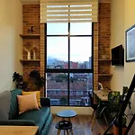 Hermoso Loft Duplex Overlooks The Mountains