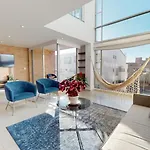 Cm Living 3 Hab, Calle 109, Parking Gratis