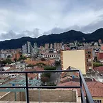 Apartaestudio Central Con Balcon