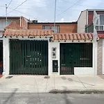 Touristic House Saenz