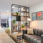 Modern Loft In 94 St