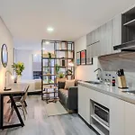 Modern Loft In 94 St