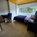 Spacious, Elegant, And Minimalist Apt For Up To 5 People