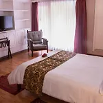 Marbore D.C. Hotel