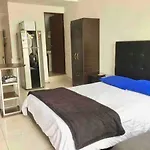 Beautiful Studio In Central Location 102