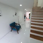 Homy Apartamentos #5 - Corferias, Embassy, Airport, G12, Un, Agora