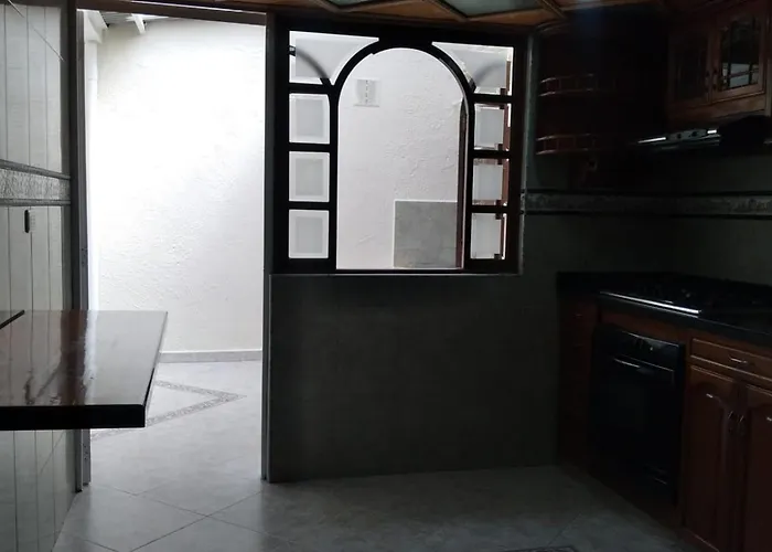 Calida, Comoda, Habitacion Amoblada Cerca Al Portal 80
