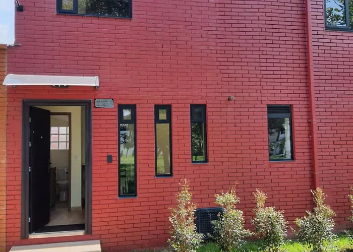 Red House, Airport Embassy