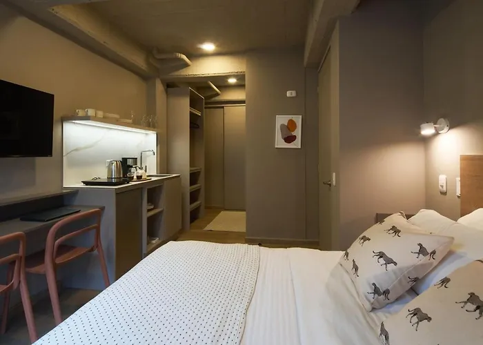 Bright & Peaceful Loft In Top Area
