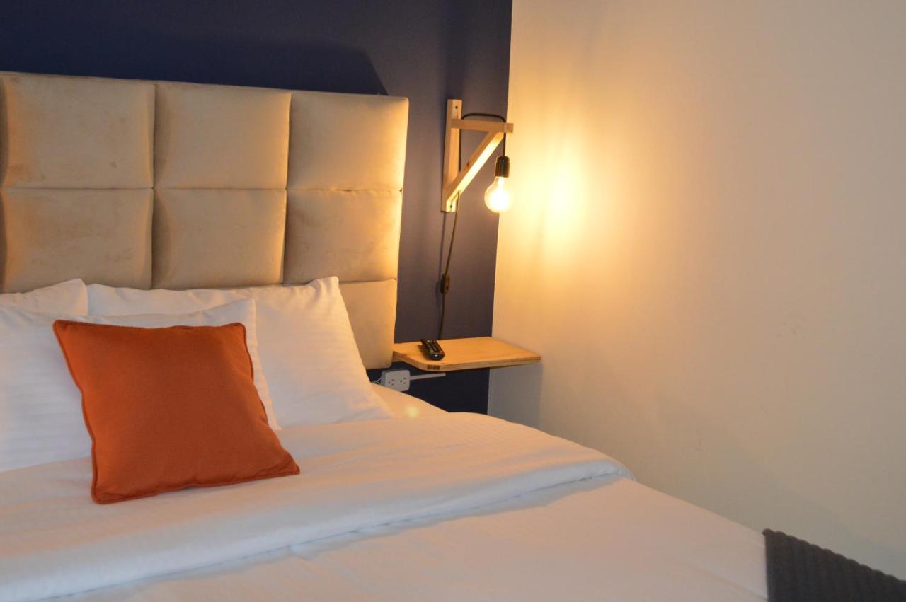 Bed & Breakfast Purple Key *